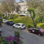 Tunç Apart